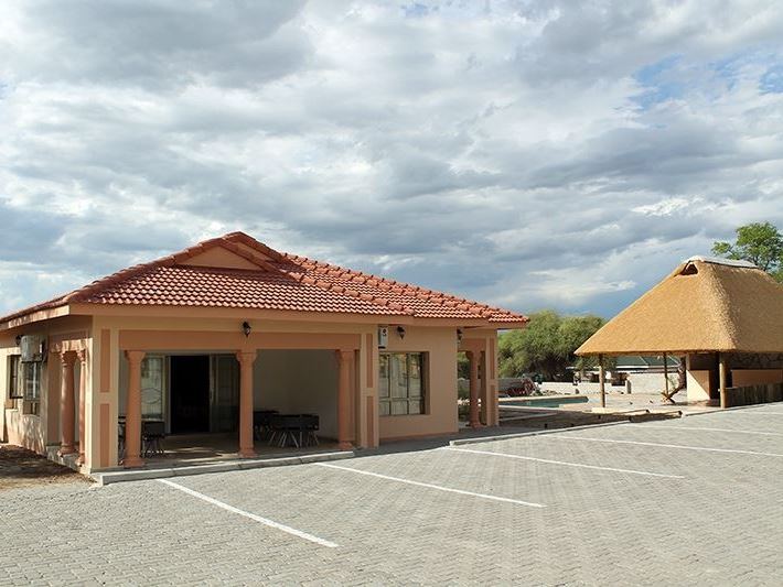 Okavango Roadside Guesthouse - 1