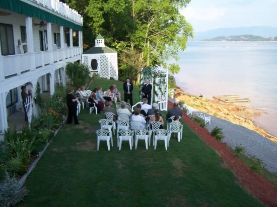 Mountain Harbor Inn - 5