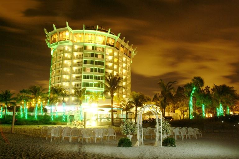 Grand Plaza Beachfront Hotel - 2