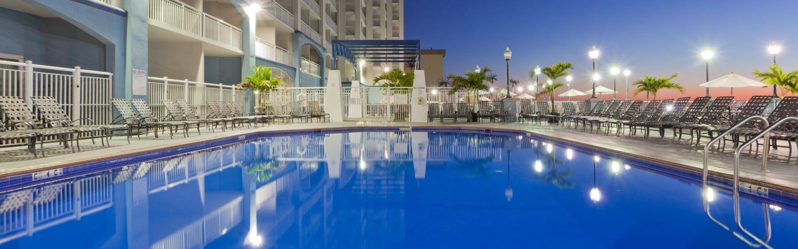 Holiday Inn Hotel and Suites,  Ocean - 6