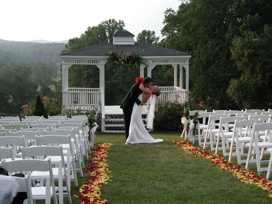 Rosa Lee Manor, Pilot Mountain, North Carolina, Wedding Venue