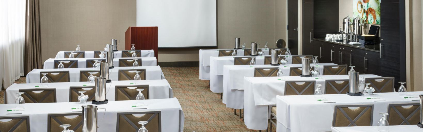 Holiday Inn Charlotte University - 4