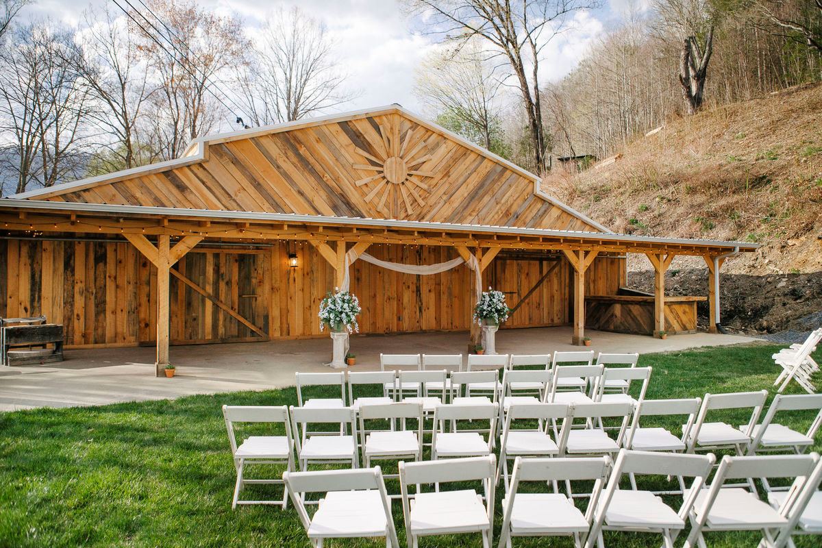 The Willow House and Social Barn - 2