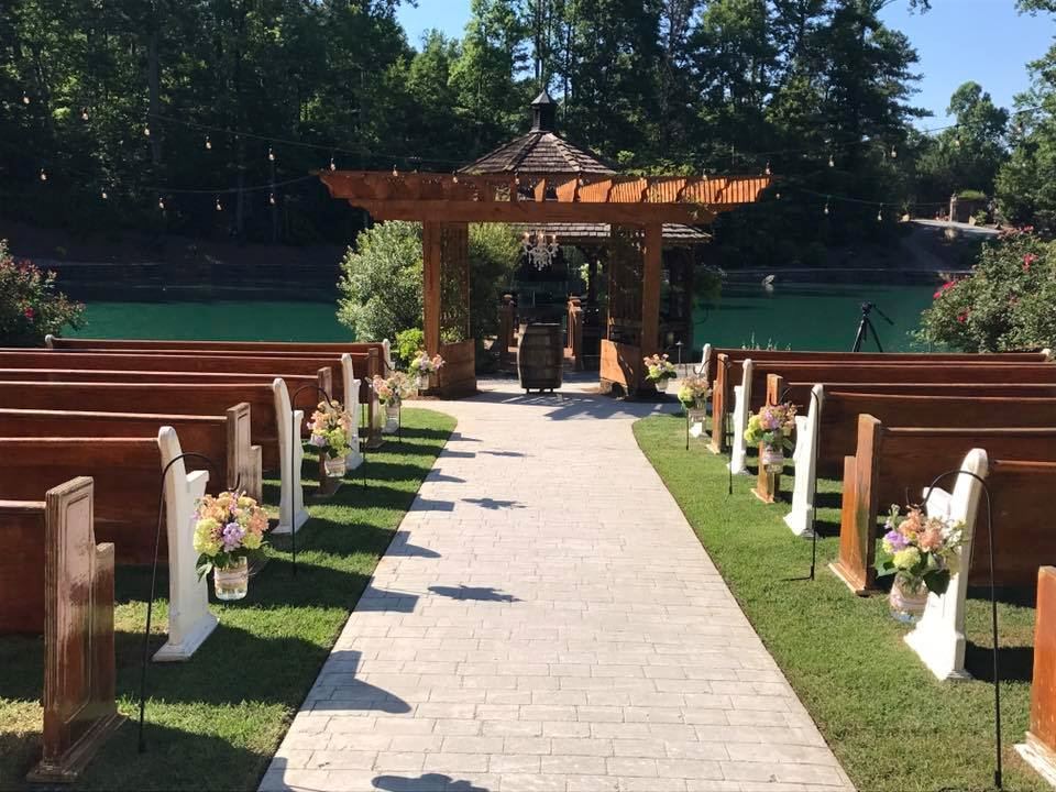 Rocky's Lake Estate - 3