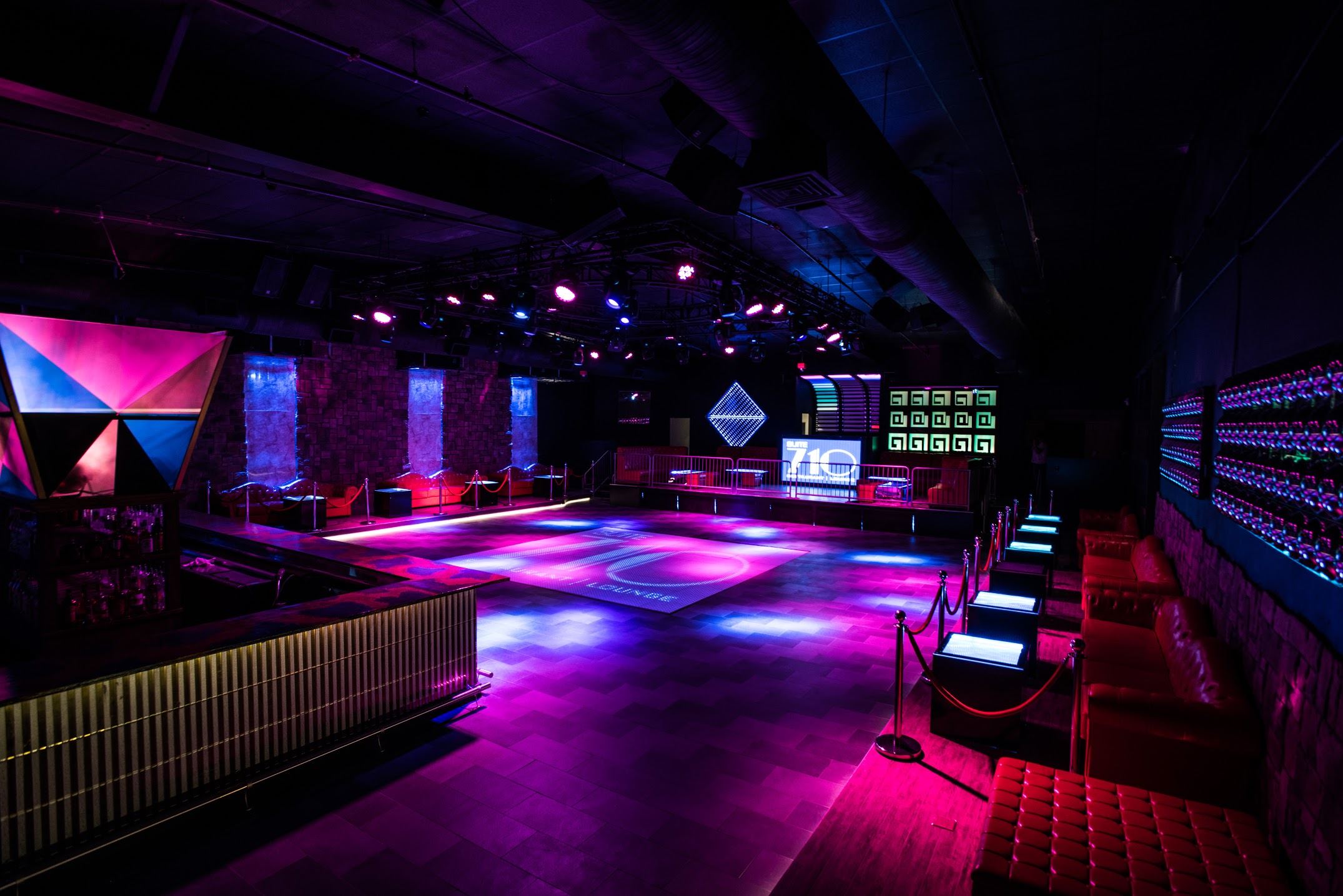 The Suite 710 Restaurant and Lodge - 2