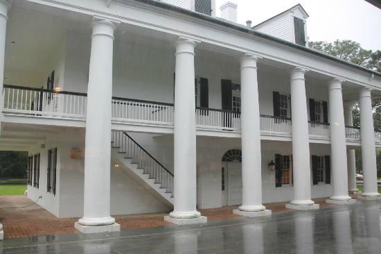 Paul and Lulu Hillard University Art Museum - 3