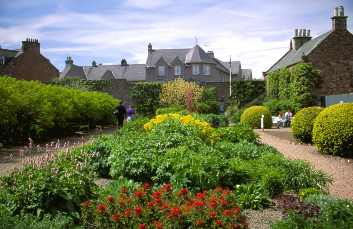 Priorwood Garden - 2