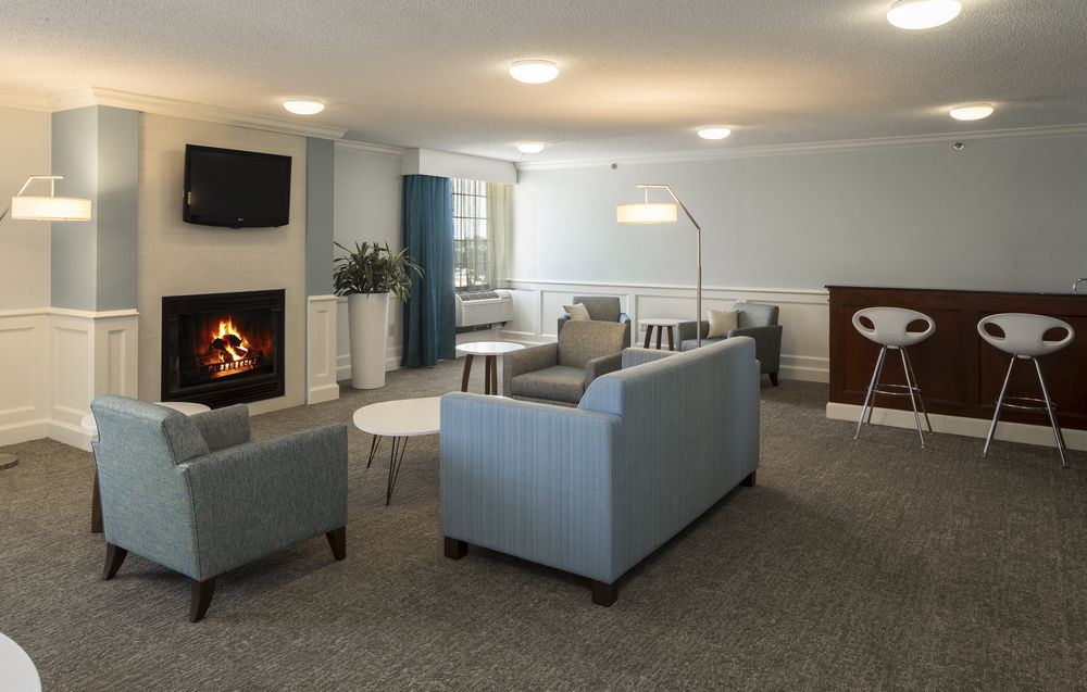 Crowne Plaza Hotel and Suites Pittsburgh South - 7