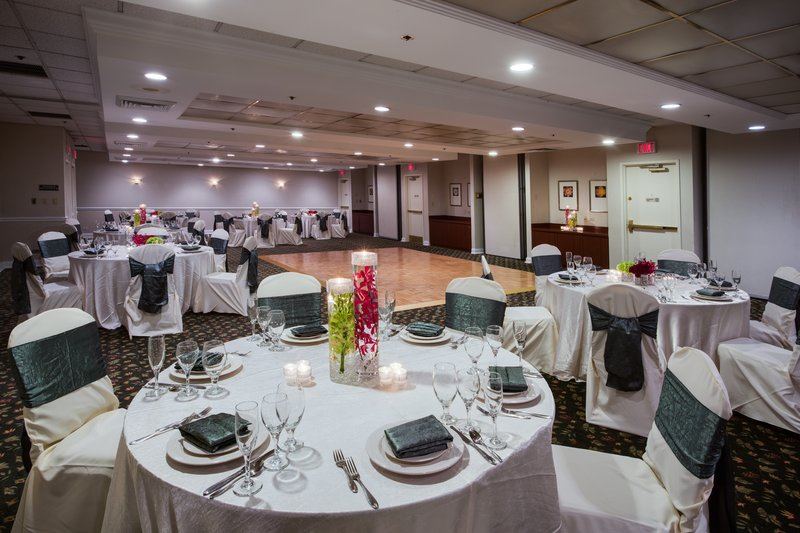 Country Inn and Suites by Carlson, Naperville - 2