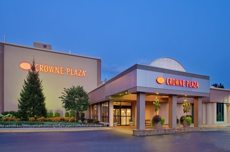 Crowne Plaza Chicago-Northbrook - 6