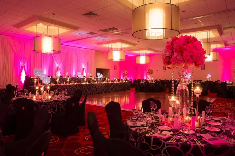 Renaissance Chicago North Shore Hotel - 4