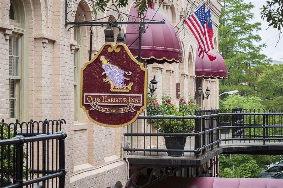 Olde Harbour Inn - 1