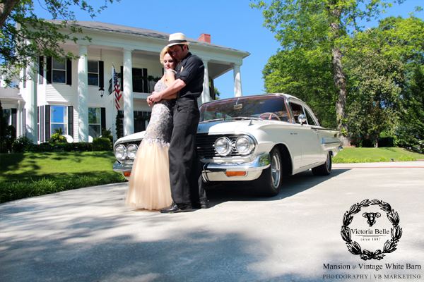 Victoria Belle Mansion and Historic White Barn - 1