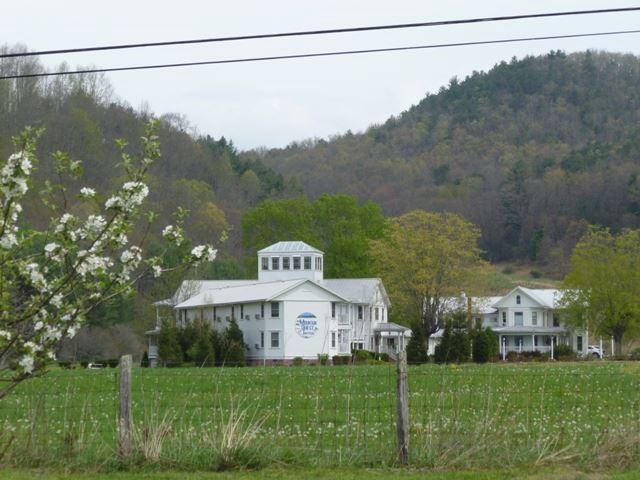 Inn at Mountain Quest - 1