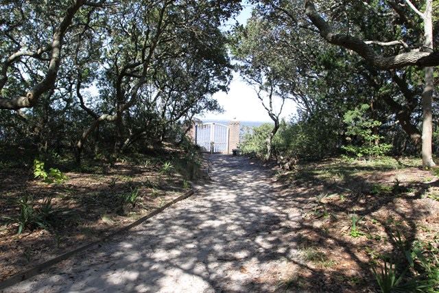 The Elizabethan Gardens - 2