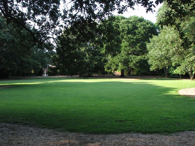 The Elizabethan Gardens - 3