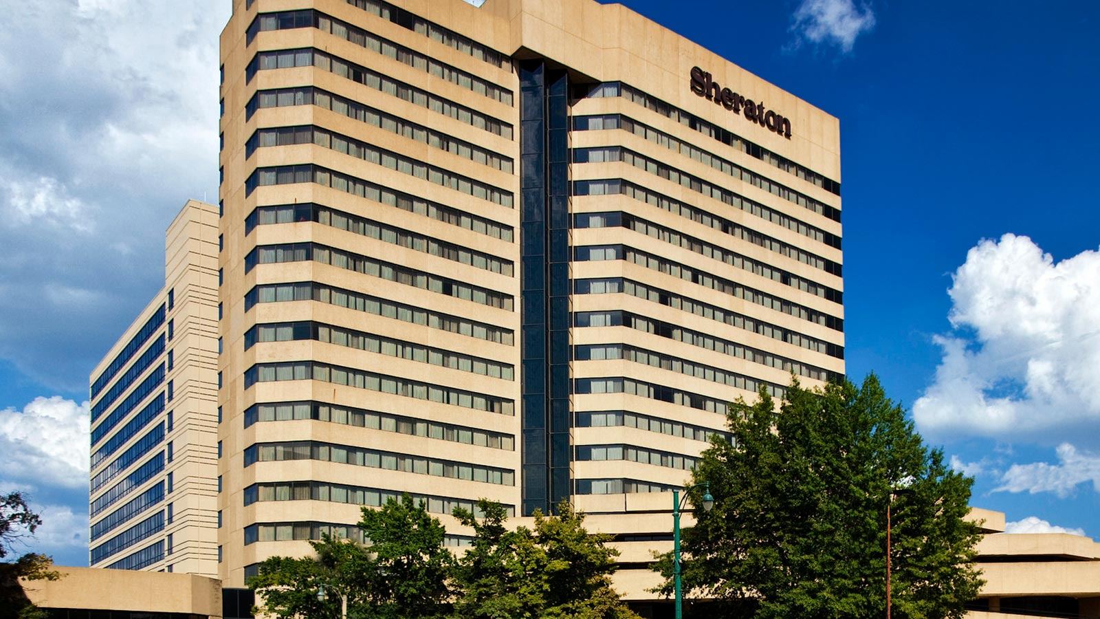 Sheraton Memphis Downtown - 2