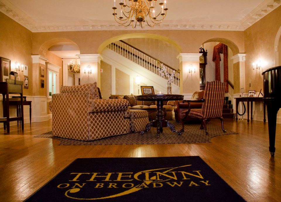 The Inn on Broadway - 2