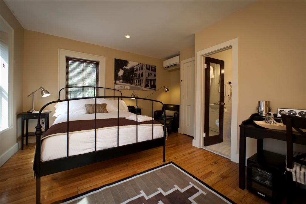 The 1850 House Inn and Tavern - 3