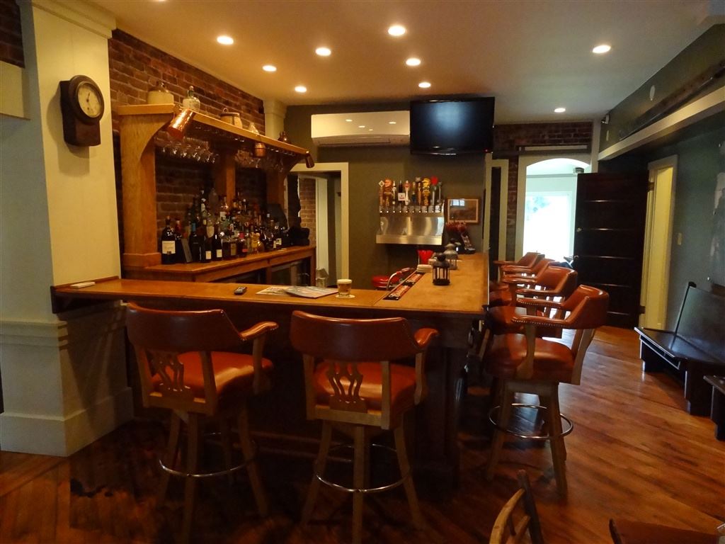 The 1850 House Inn and Tavern - 2