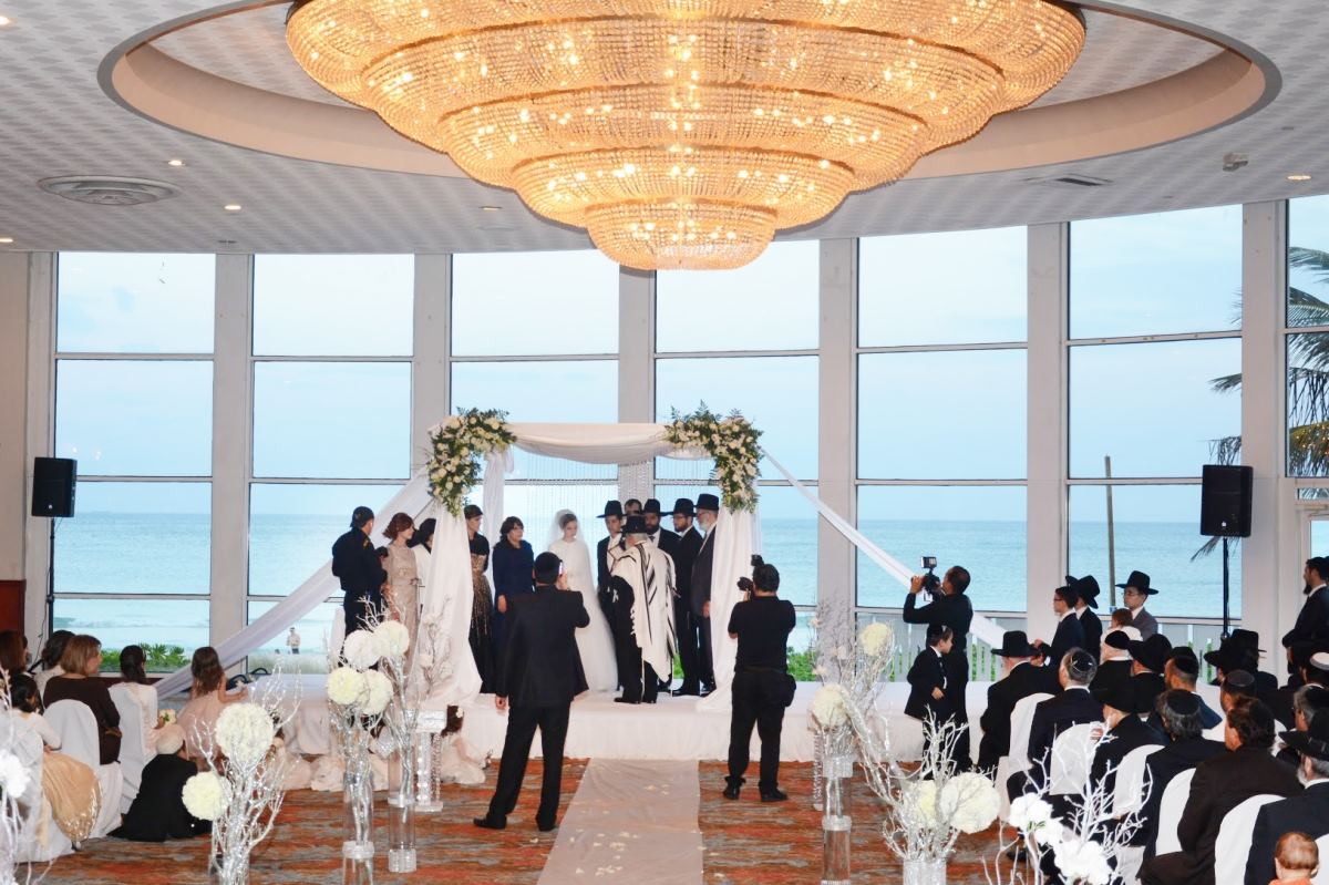 Deauville Beach Resort - 2