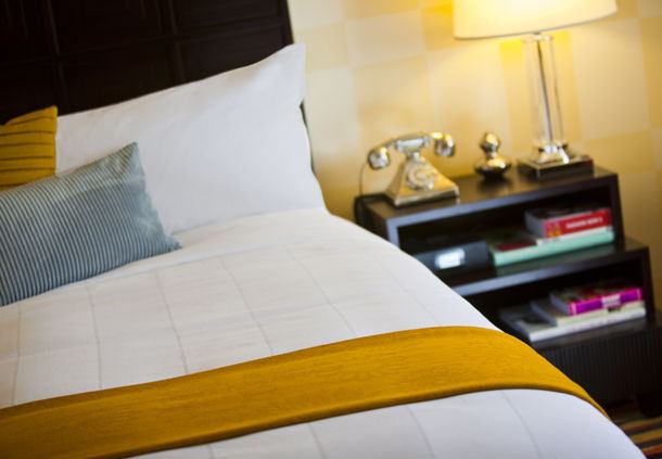 Renaissance Woodbridge Hotel - 7