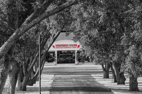 whisperong woods hotel and confrence - 1