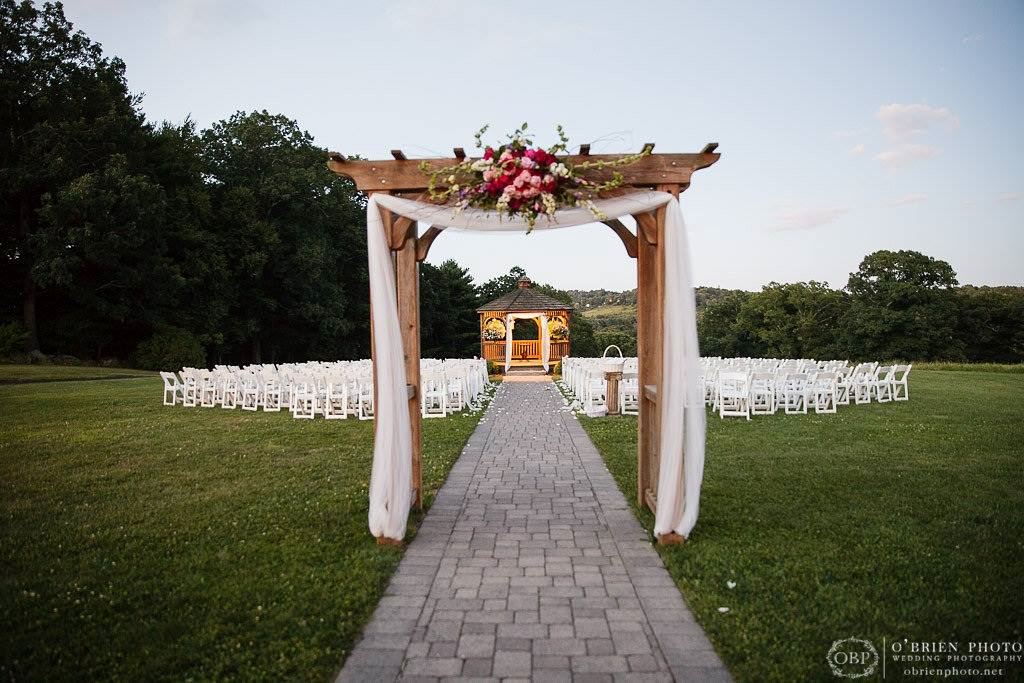 Zukas Hilltop Barn - 4