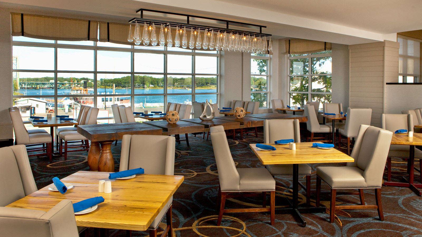 Sheraton Portsmouth Harborside Hotel - 3