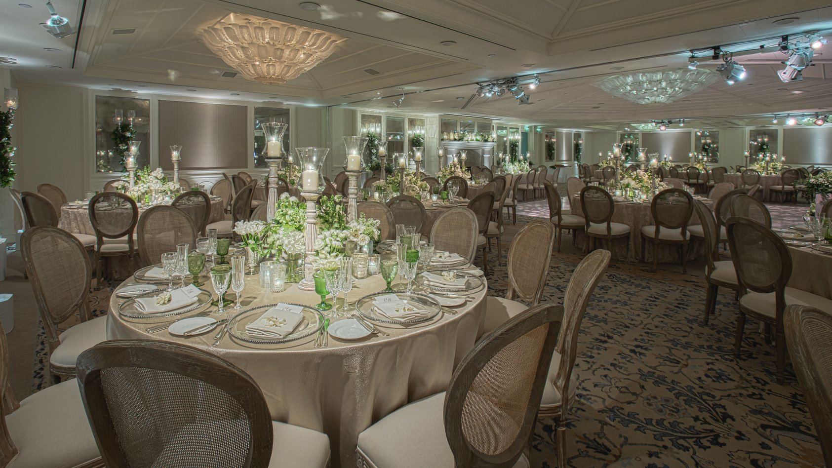 Shutters On The Beach Hotel - 4