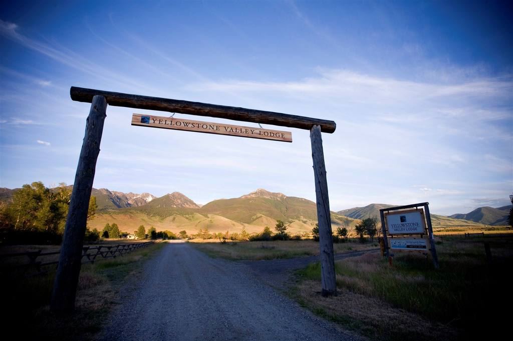 Yellowstone Valley Lodge - 2