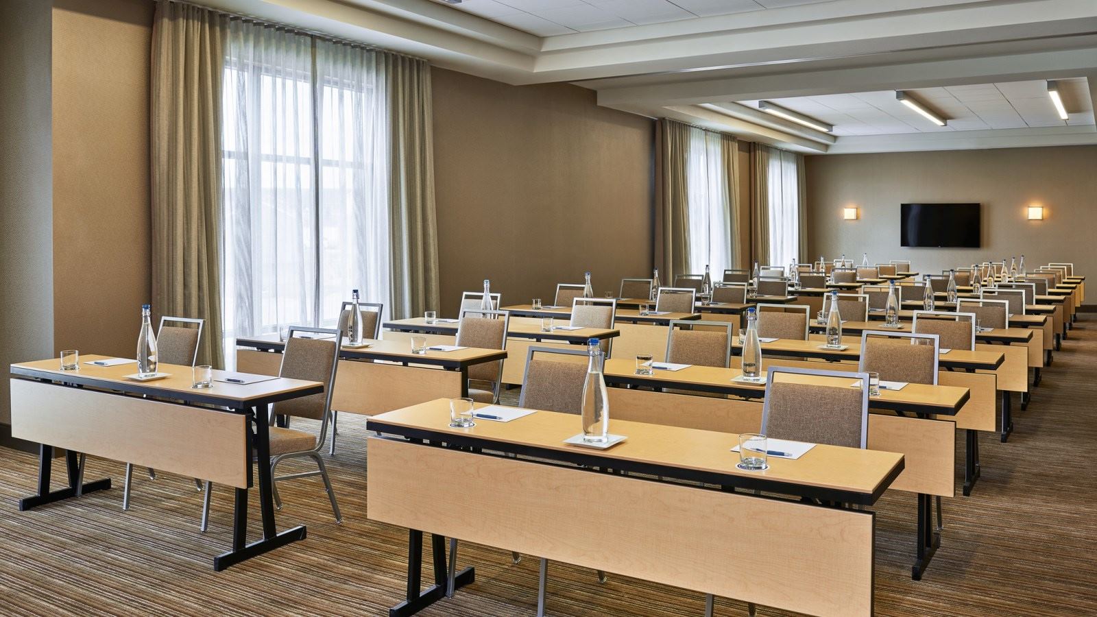 Four Points by Sheraton - 6