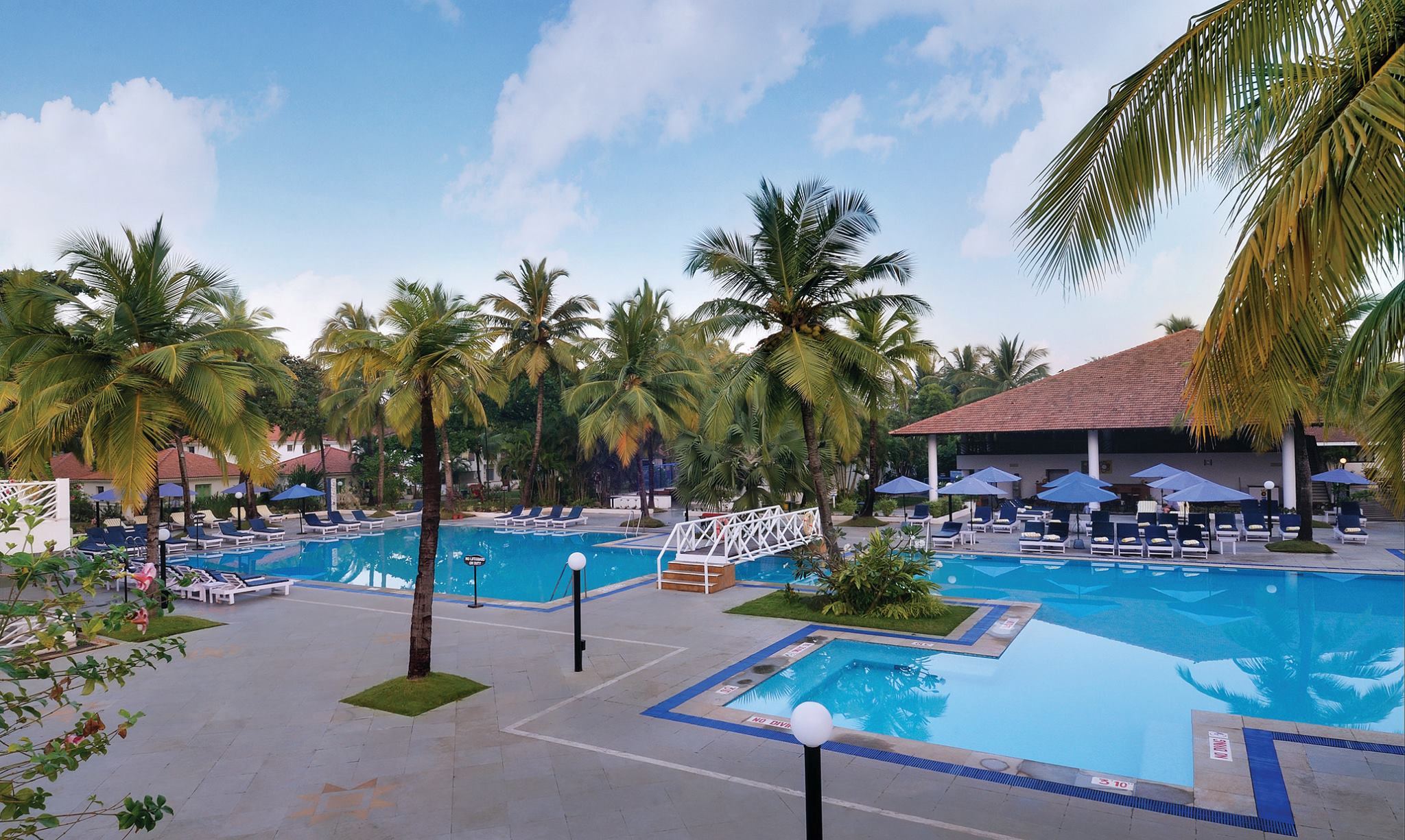 Dona Sylvia Beach Resort - 1