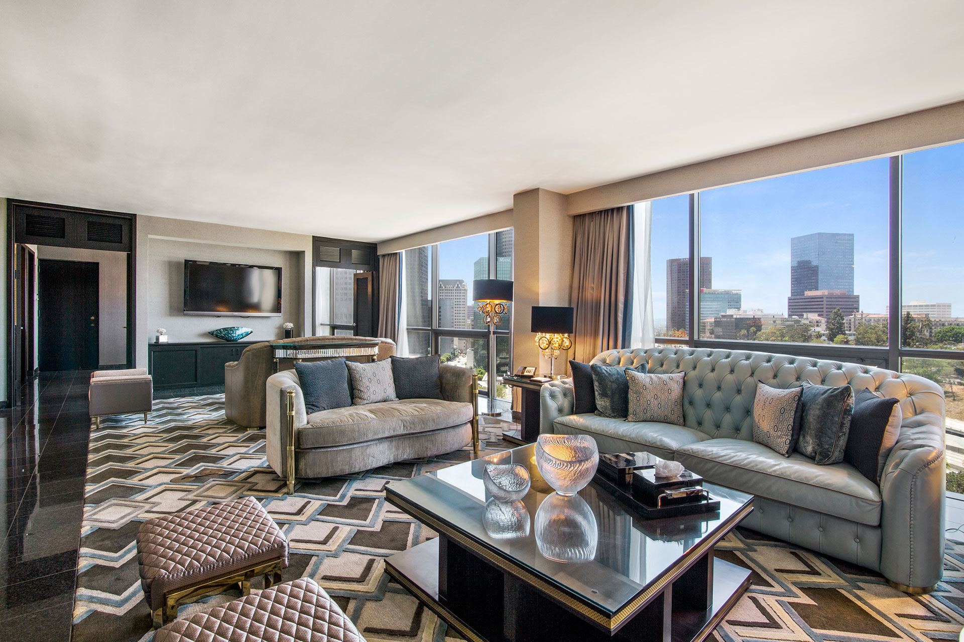 The LA Hotel Downtown - 2