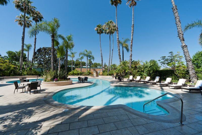Radisson Newport Beach - 4