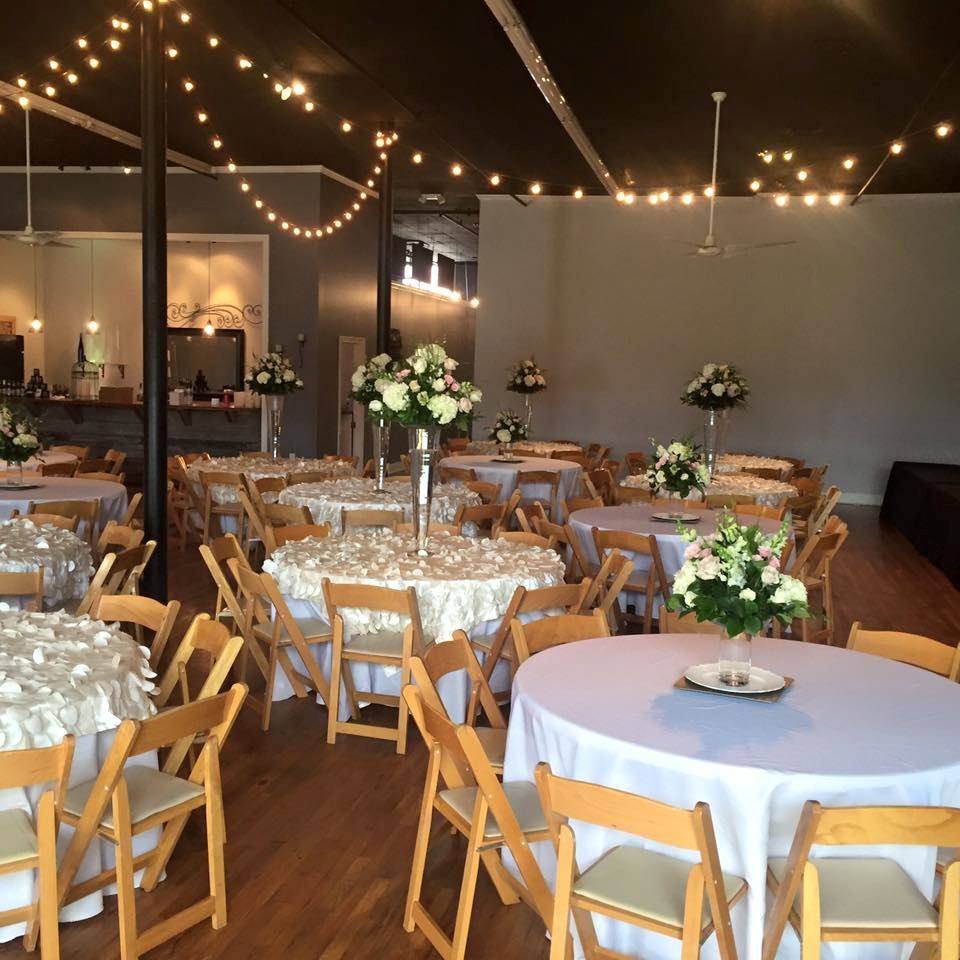 The Magnolia Room - 7