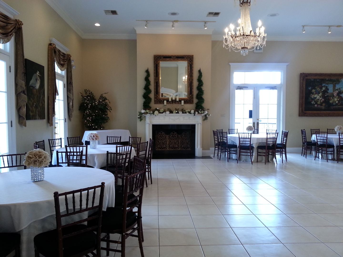 Lake House Reception Center - 7