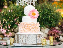 Frost It Cakery, in Thousand Oaks, California