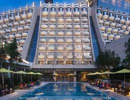 Hilton Shenzhen Shekou Nanhai is a  World Class Wedding Venues Gold Member