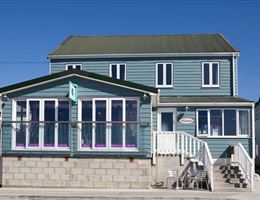 The Waterfront Boutique Hotel is a  World Class Wedding Venues Gold Member