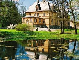 Mooste Mois is a  World Class Wedding Venues Gold Member