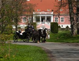 Sagadi Mois is a  World Class Wedding Venues Gold Member