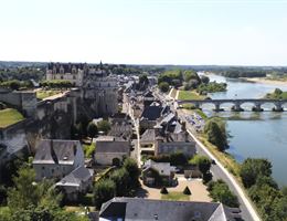 Chateau de Gilly is a  World Class Wedding Venues Gold Member