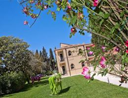 Hote Baia dei Pini is a  World Class Wedding Venues Gold Member