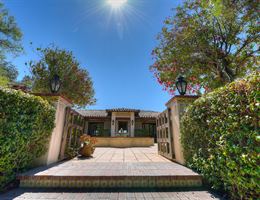 The Casitas Estate is a  World Class Wedding Venues Gold Member