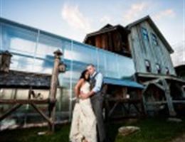 Amee Farm is a  World Class Wedding Venues Gold Member