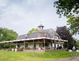 Greenvale Vineyards is a  World Class Wedding Venues Gold Member