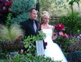 Kuttawa Harbor House is a  World Class Wedding Venues Gold Member