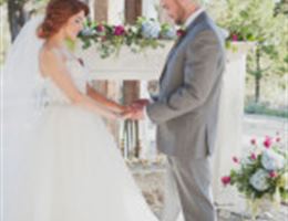 Blackhawk On The River is a  World Class Wedding Venues Gold Member