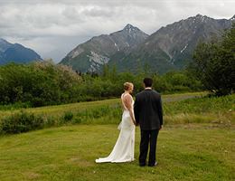 Majestic Valley Wilderness Lodge is a  World Class Wedding Venues Gold Member